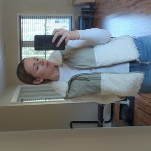 NWT. Zip-up vest with Sherpa detailing. Abercrombie and Fitch. Size small.